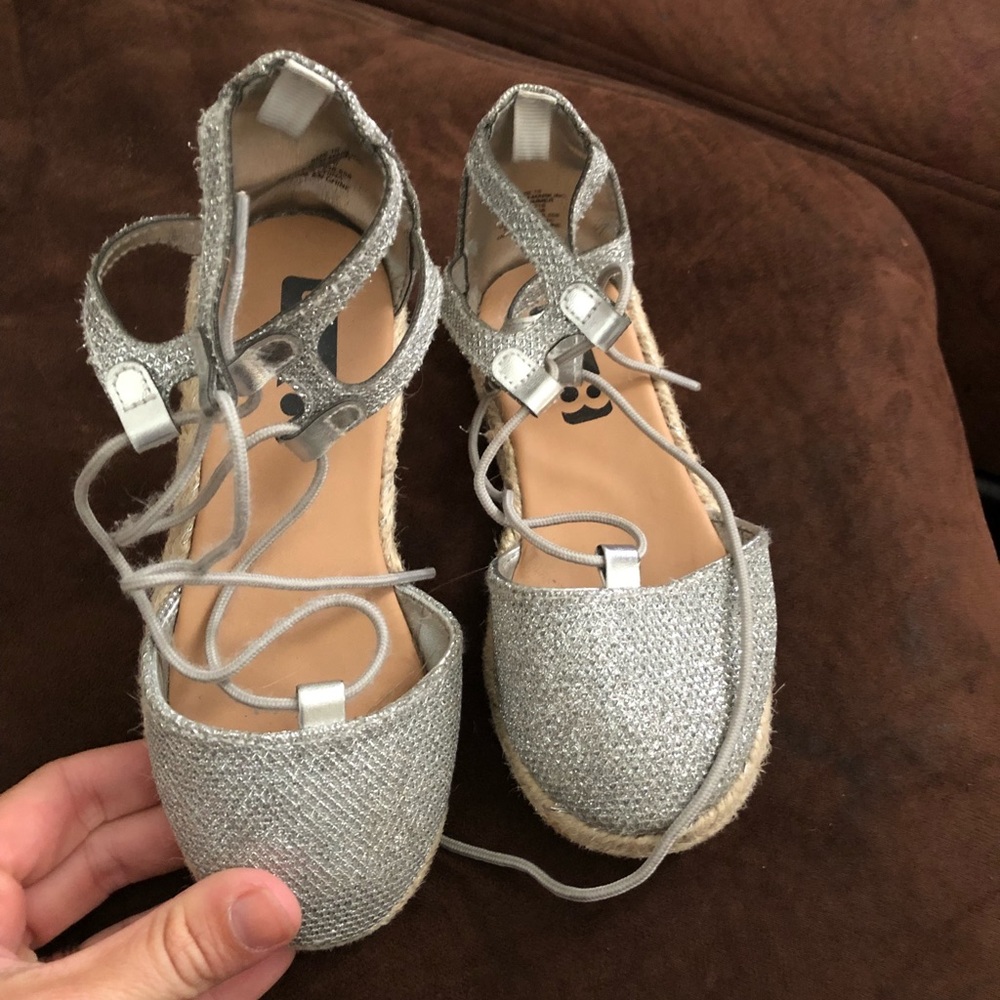 Girls shoes